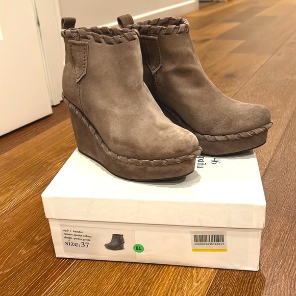 Pedro Garcia Suede wedge booties - Picture 1 of 7